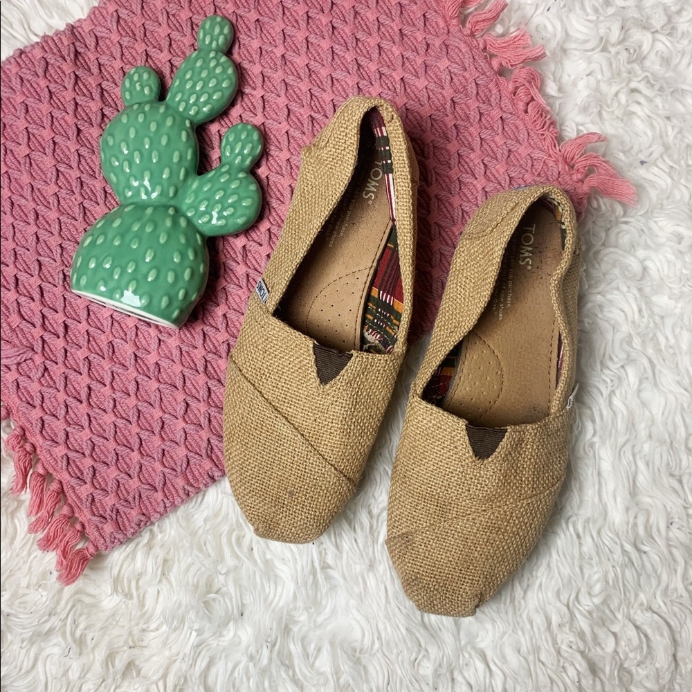 Toms brown Size W9